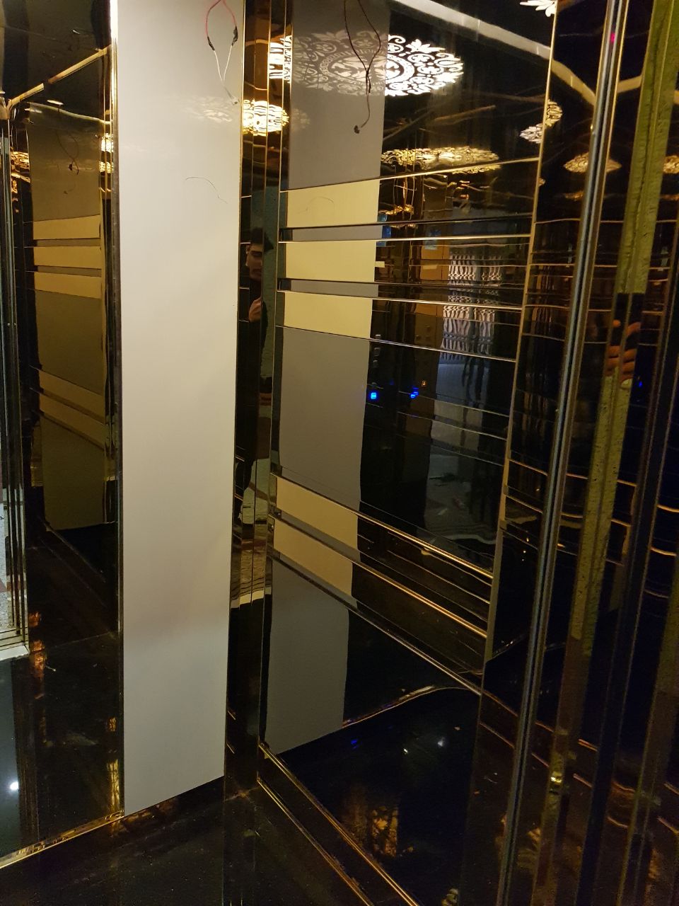 کابین استیل استیل