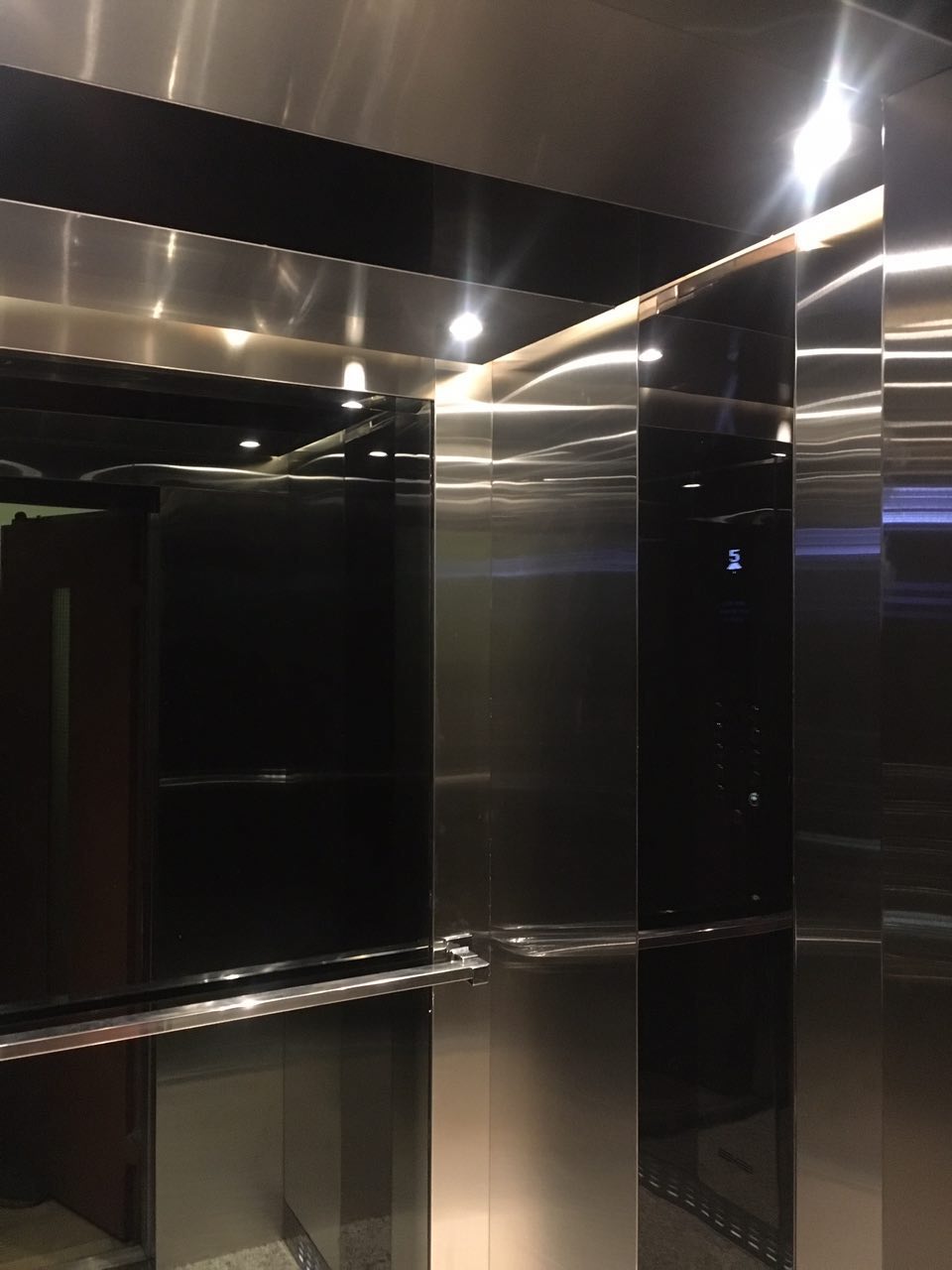 کابین استیل استیل