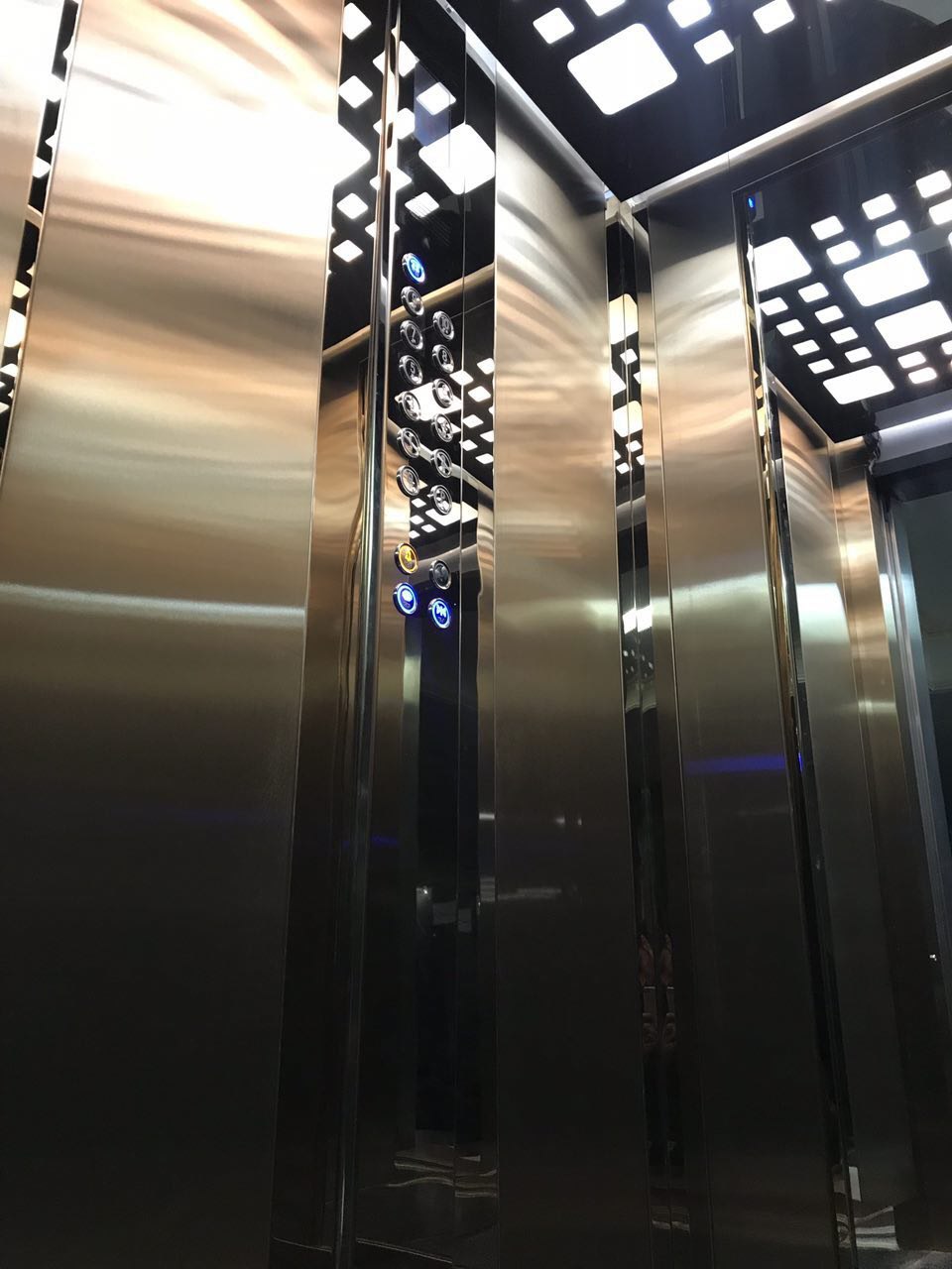 کابین استیل استیل