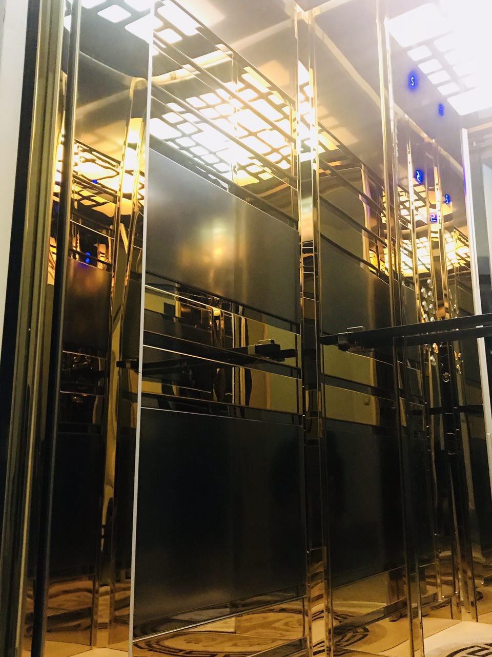 کابین استیل استیل