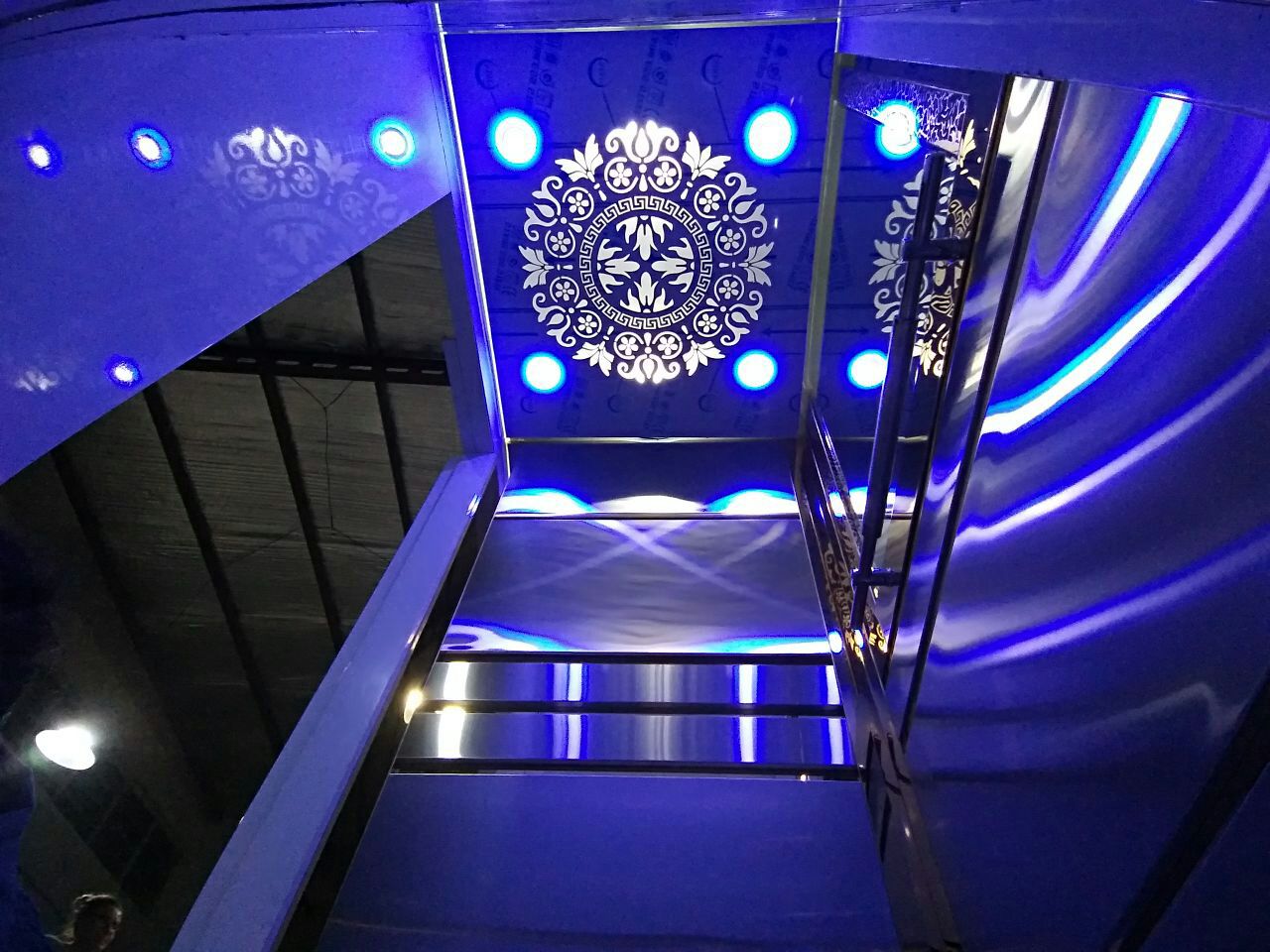 کابین استیل استیل