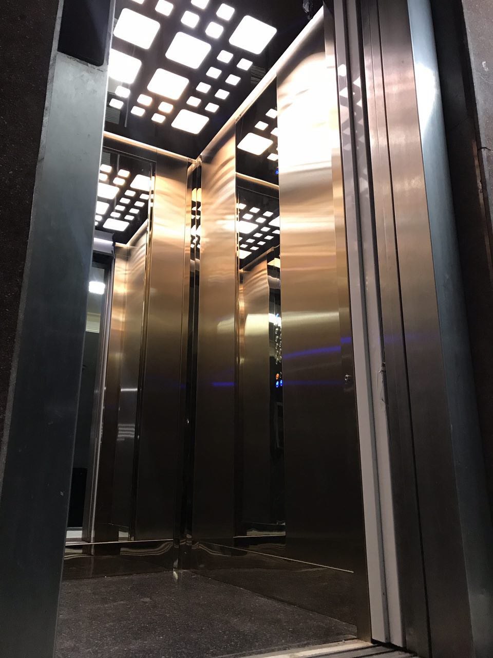 کابین استیل استیل